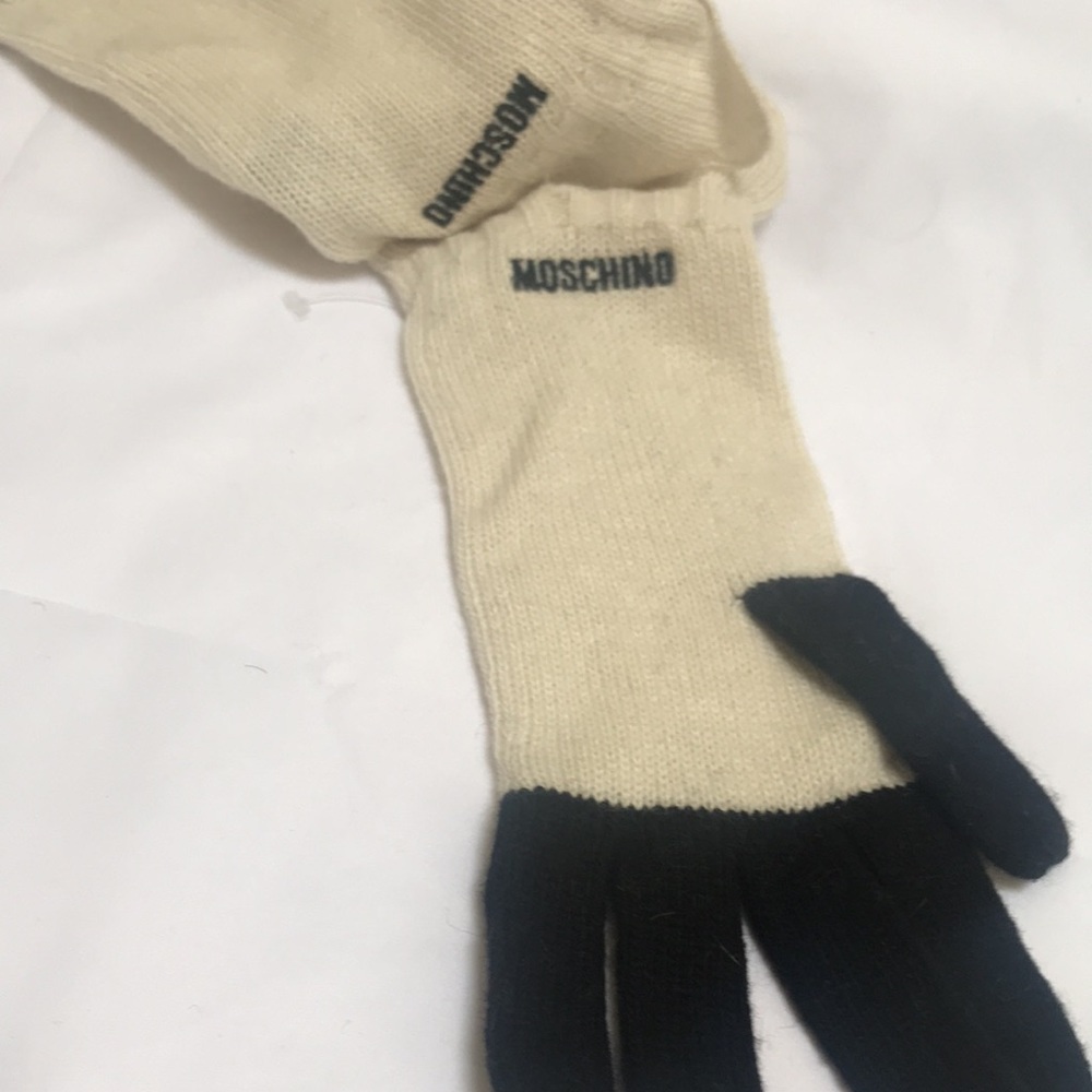 Moschino women’s glows - Picture 3 of 7
